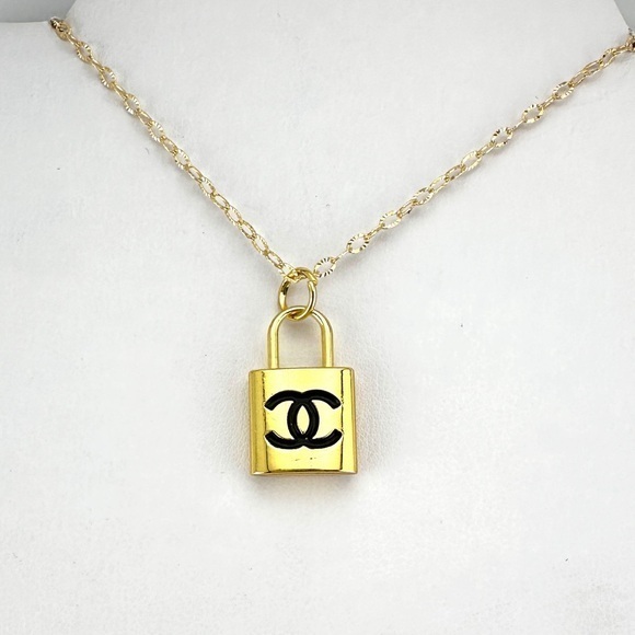 AUTHENTIC Chanel charm with free gift.Charm for necklace or other personal item. - Picture 1 of 6